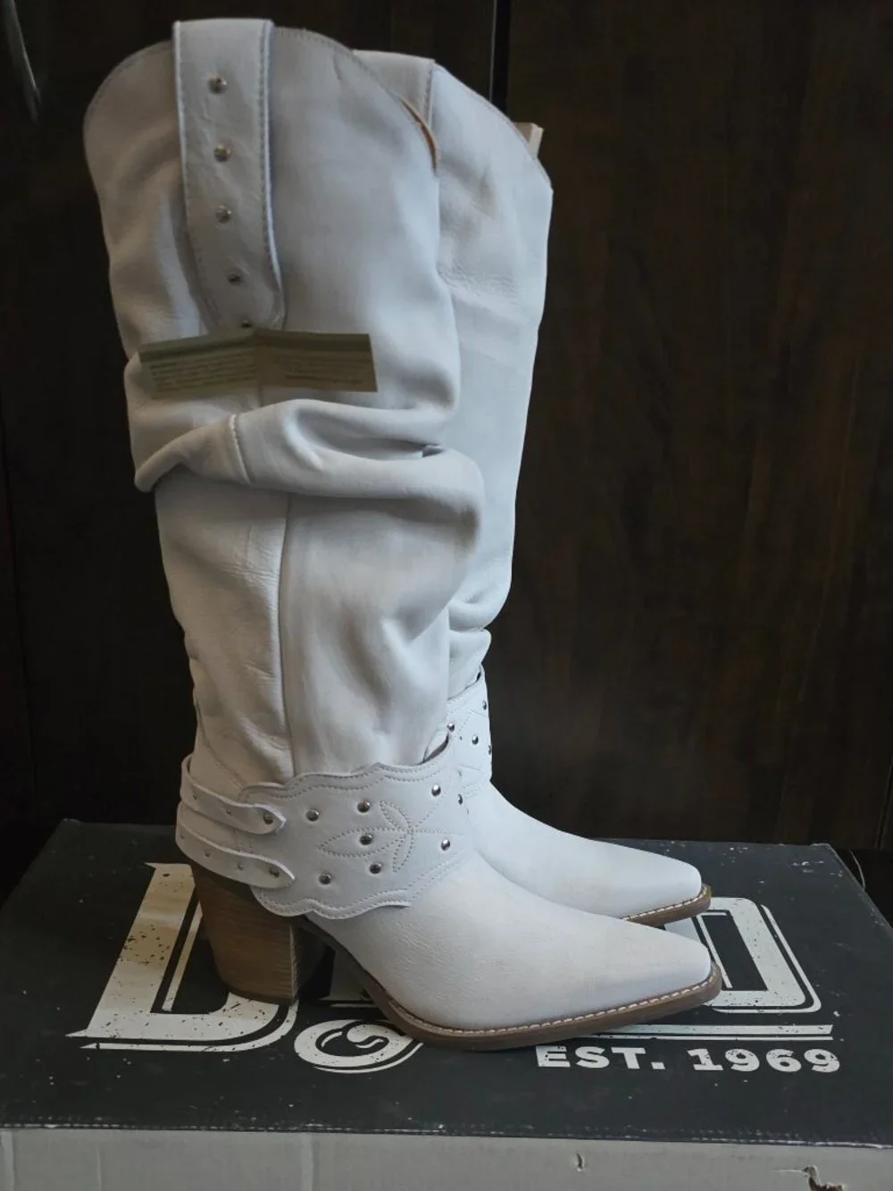 Dingo women boots | D12285 Grit N' Grace in White | Retail price $190